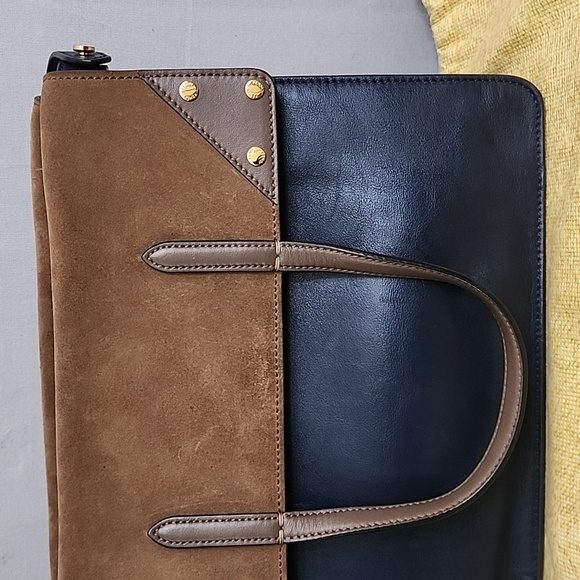 FENDI Vitello Grace Flip Tote Bag - Picture 6 of 16